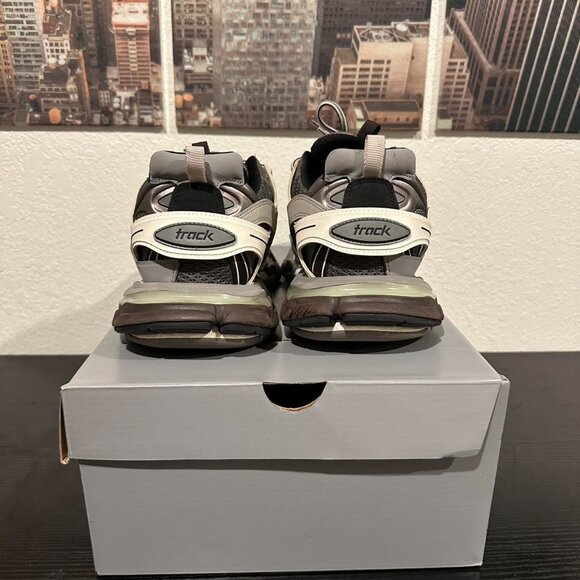 Grey track runners - Picture 4 of 5